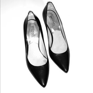 Michael Kors great business pumps!